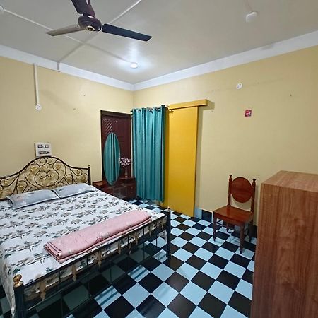Anjali Homestay - 10 Mins From Airport Силигури Екстериор снимка