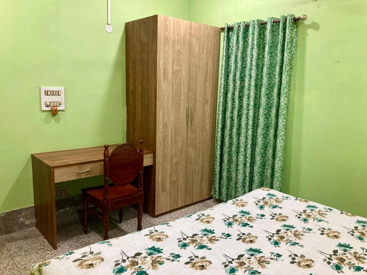 Anjali Homestay - 10 Mins From Airport Силигури Екстериор снимка