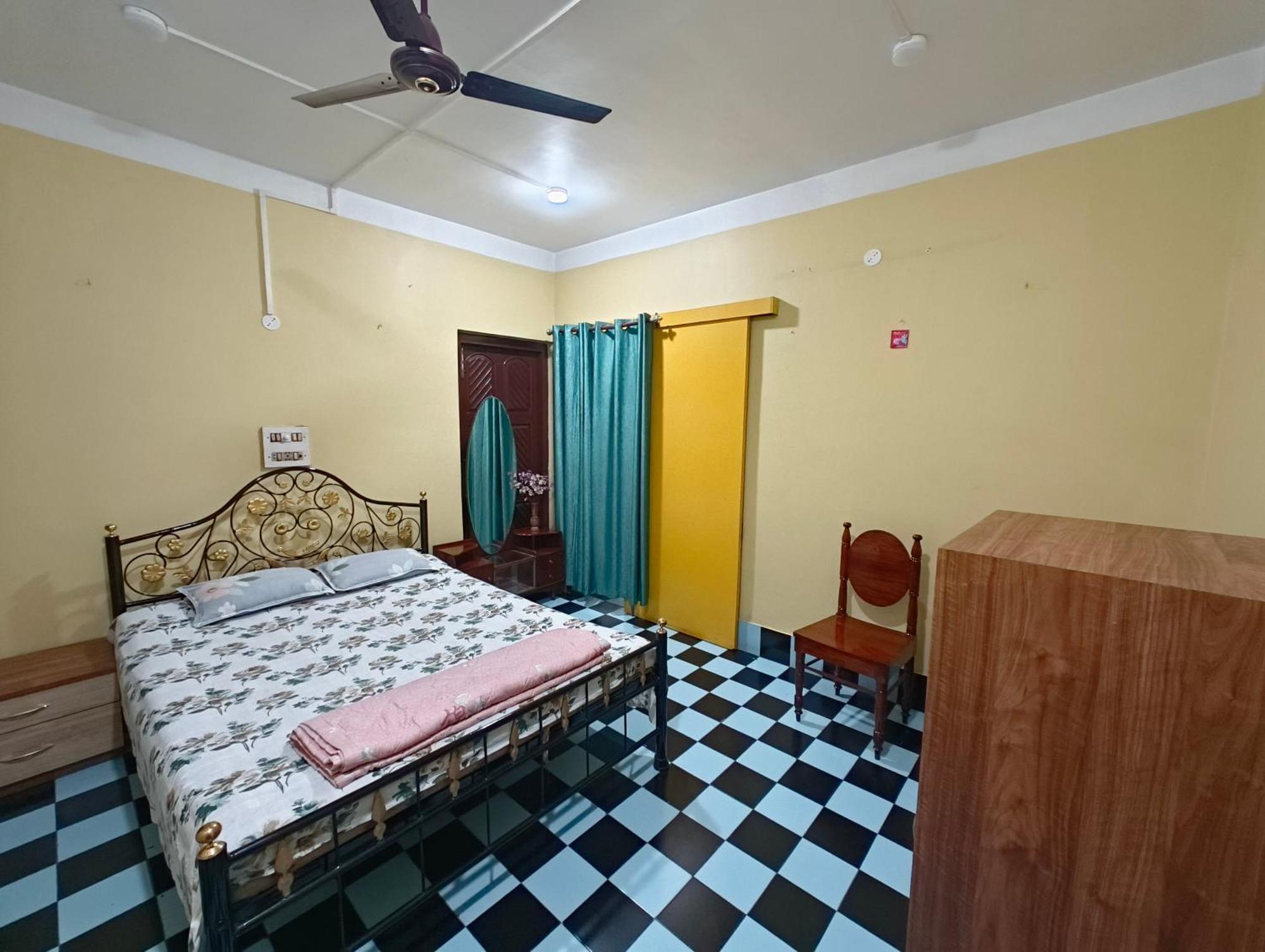 Anjali Homestay - 10 Mins From Airport Силигури Екстериор снимка