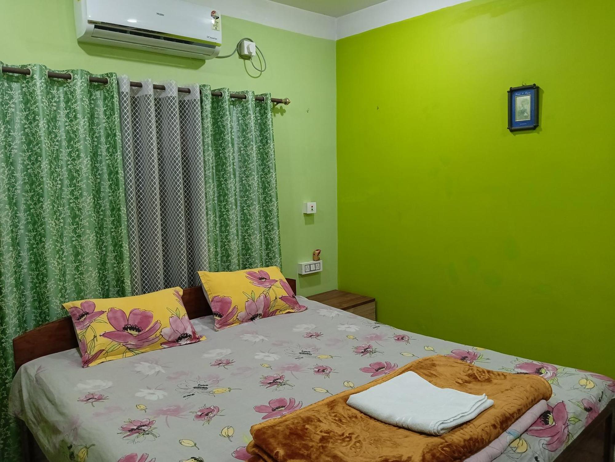Anjali Homestay - 10 Mins From Airport Силигури Екстериор снимка